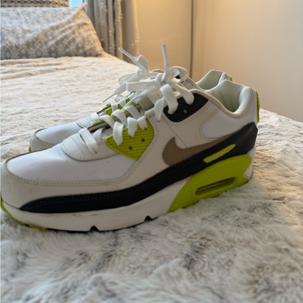 Women’s Nike air max 90